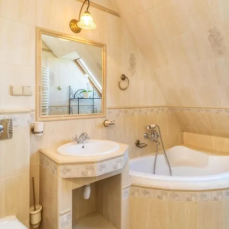 Pod Tatrami & Alojamento de Acomodação e Pequeno-almoço 3*