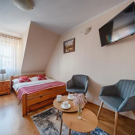 فندق مبيت وإفطار Pod Tatrami &