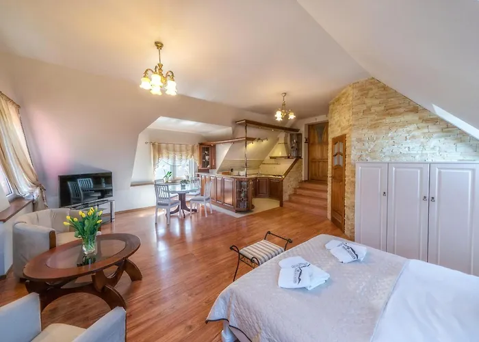 Pod Tatrami & Bed and Breakfast 3*